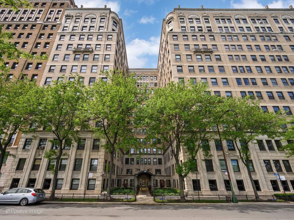 3520 N Lake Shore Drive #6N property in Chicago