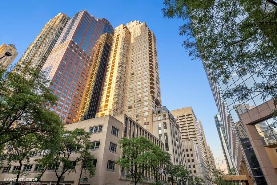 118 E Erie Street #32G property in Chicago