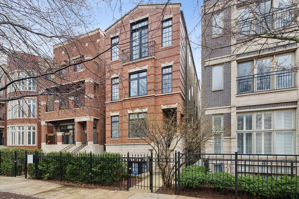 1539 W Montana Street #2 property in Chicago