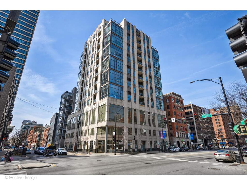 150 W Superior Street #1404 property in Chicago