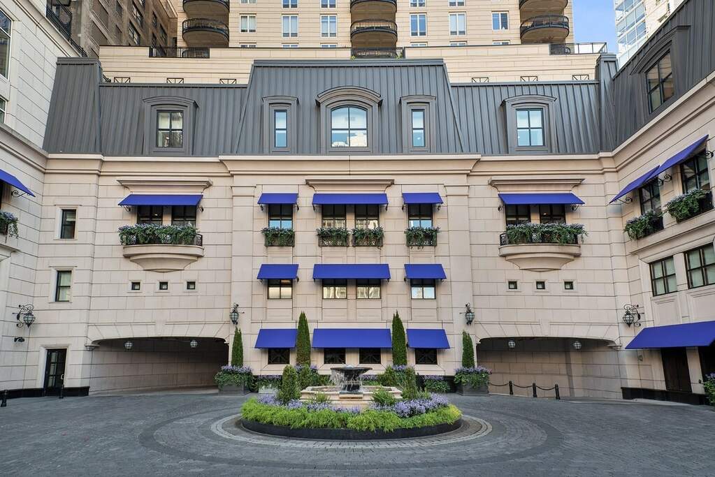 11 E Walton Street #3902 property in Chicago