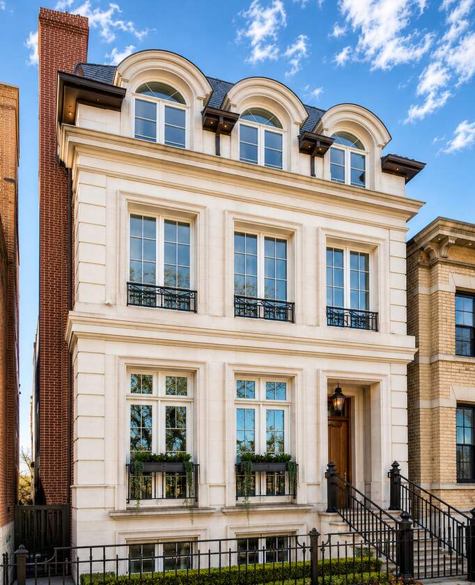1852 N Howe Street property in Chicago