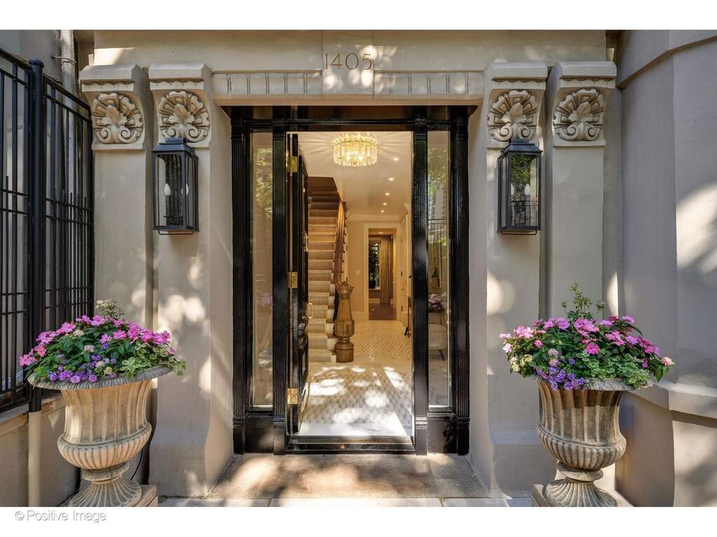 1405 N Dearborn Street property in Chicago