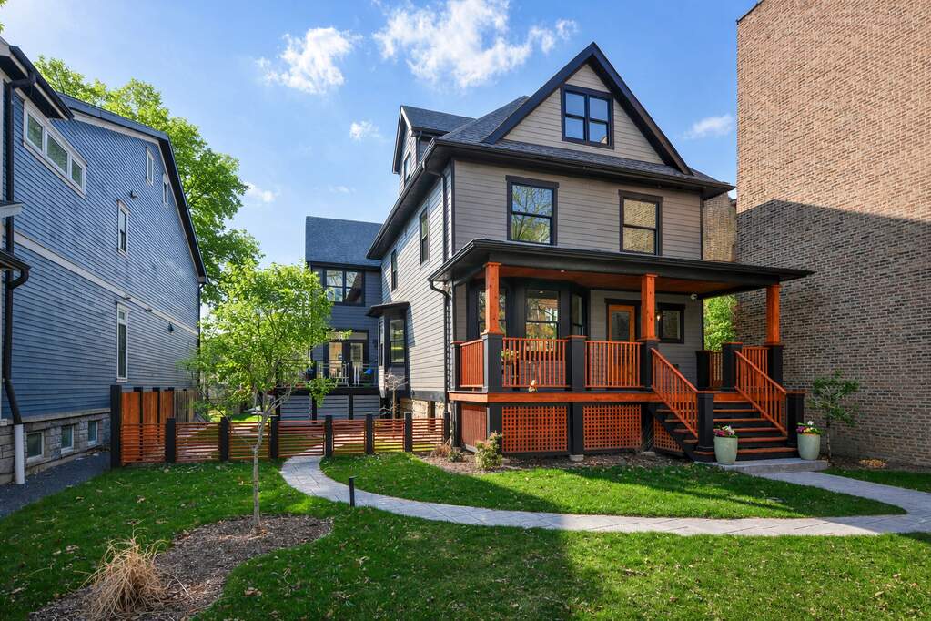 3846 N Kedvale Avenue property in Chicago
