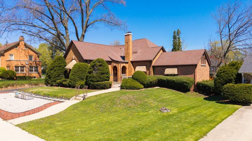 1125 Cedar Avenue property in Elgin