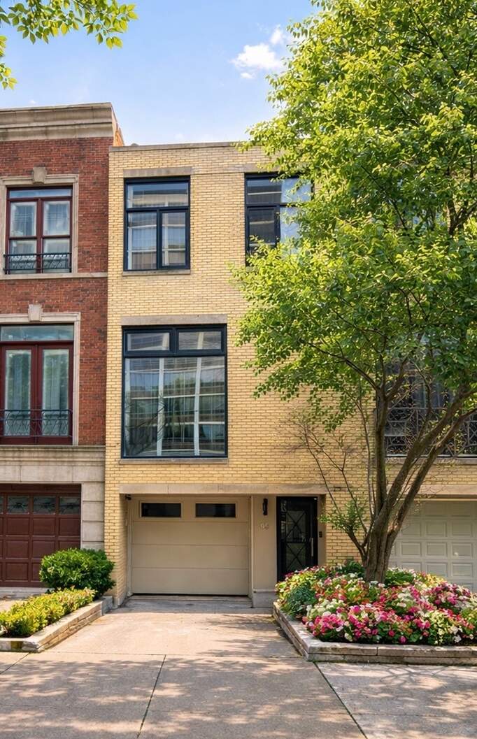 65 W Schiller Street property in Chicago