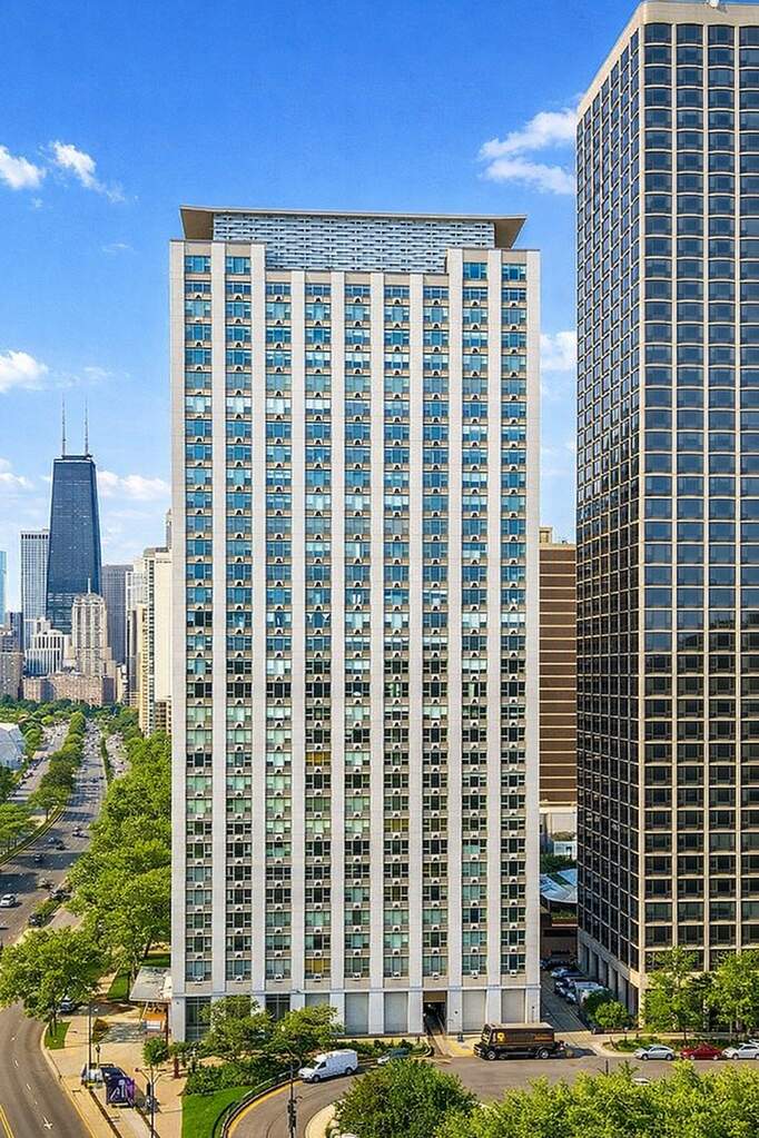 1550 N Lake Shore Drive #7E property in Chicago