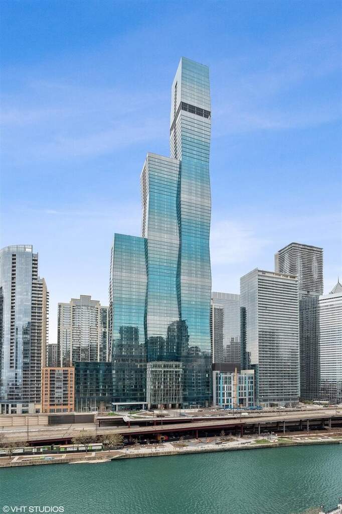 363 E Wacker Drive #4206 property in Chicago