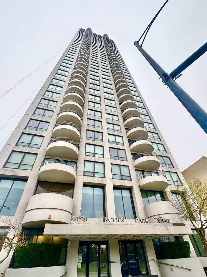 2020 N Lincoln Park West Avenue #18B property in Chicago