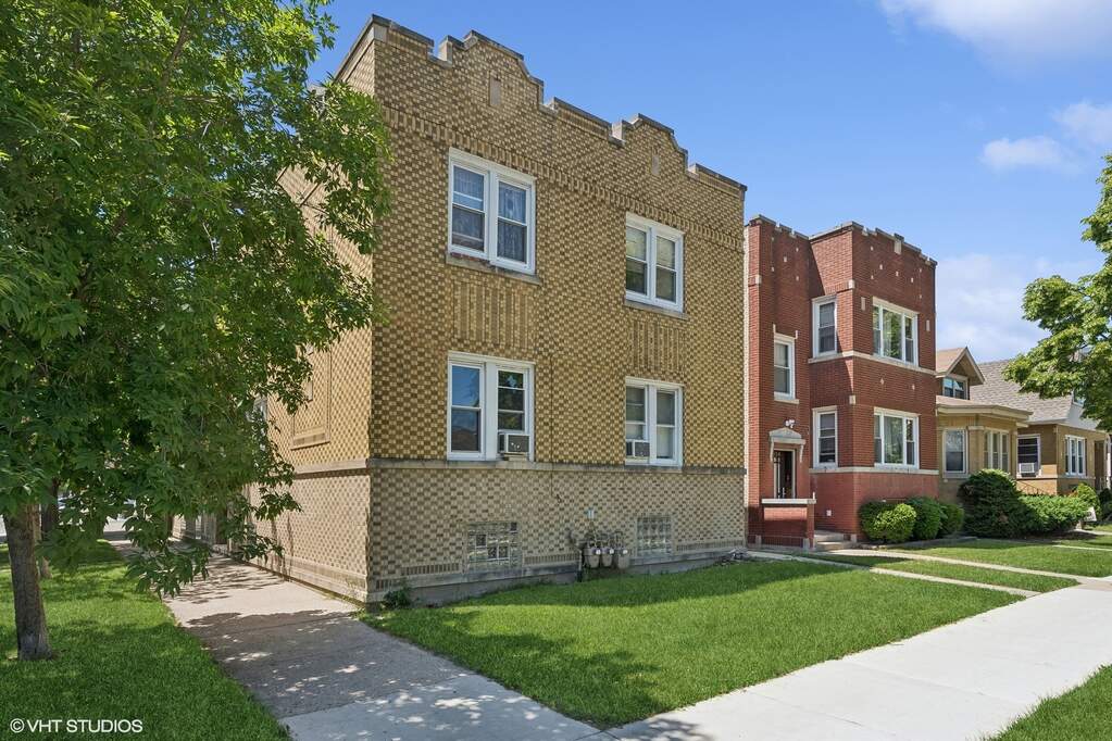 5542 W Wellington Avenue property in Chicago