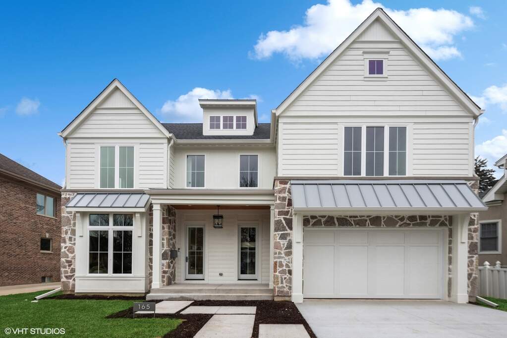165 E Cayuga Avenue property in Elmhurst