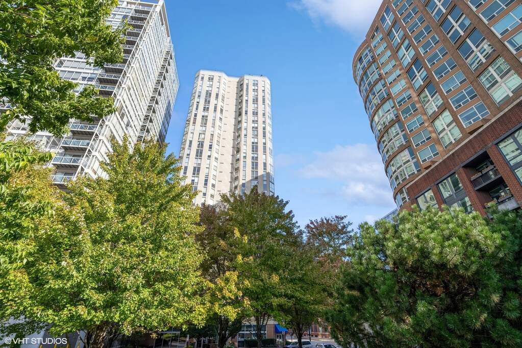 645 N Kingsbury Street #806 property in Chicago