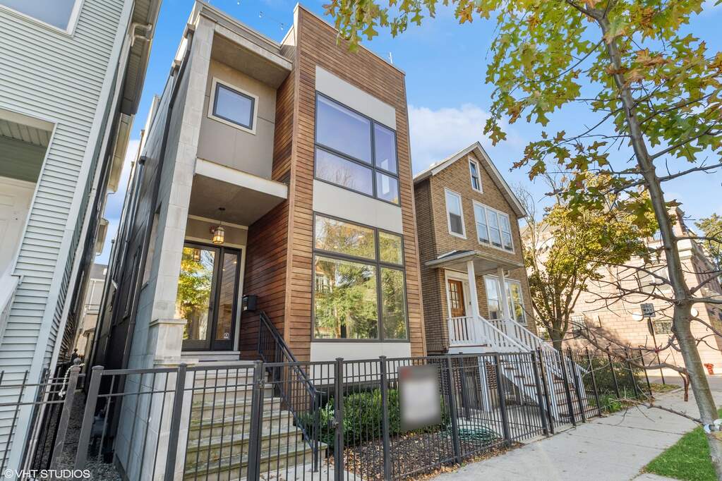 2422 N Greenview Avenue property in Chicago