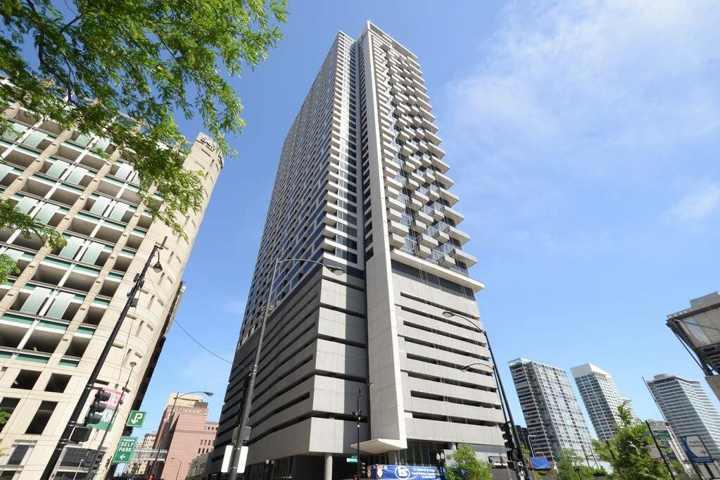 235 W Van Buren Street #P62 property in Chicago