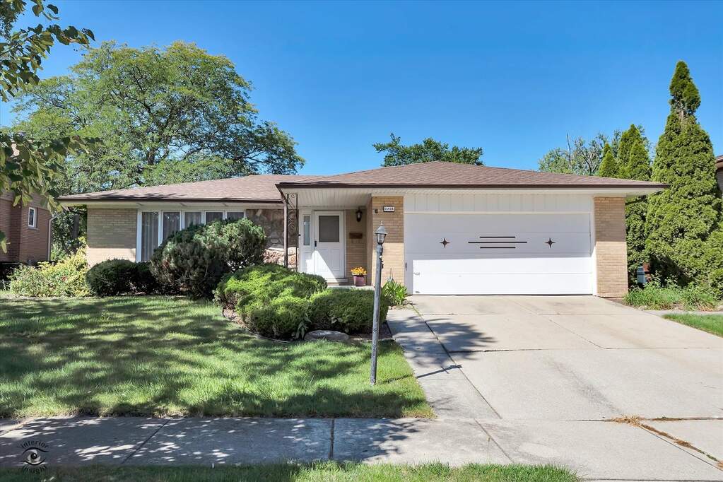 15408 Walnut Road property in Oak Forest