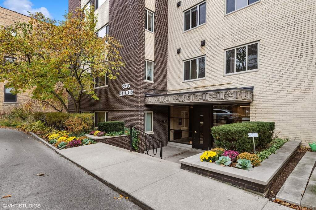 835 Ridge Avenue #304 property in Evanston