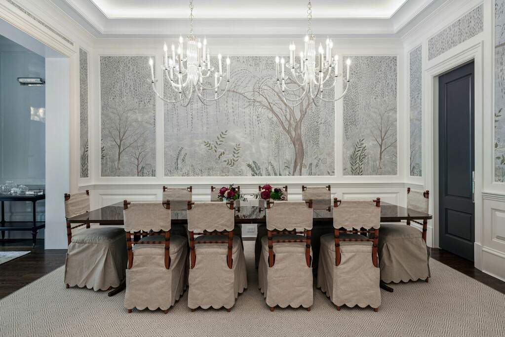 Designer kitchen and refined entertaining spaces