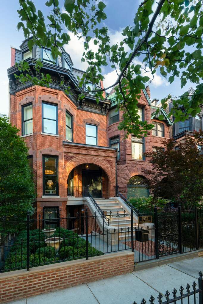 1534 N Dearborn Parkway property in Chicago