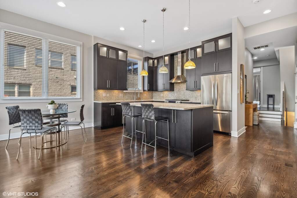 Designer kitchen and refined entertaining spaces