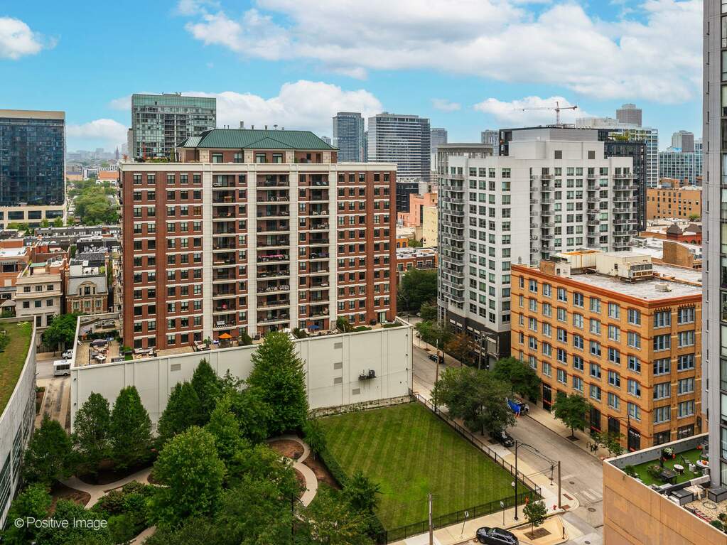 645 N Kingsbury Street #1707 property in Chicago