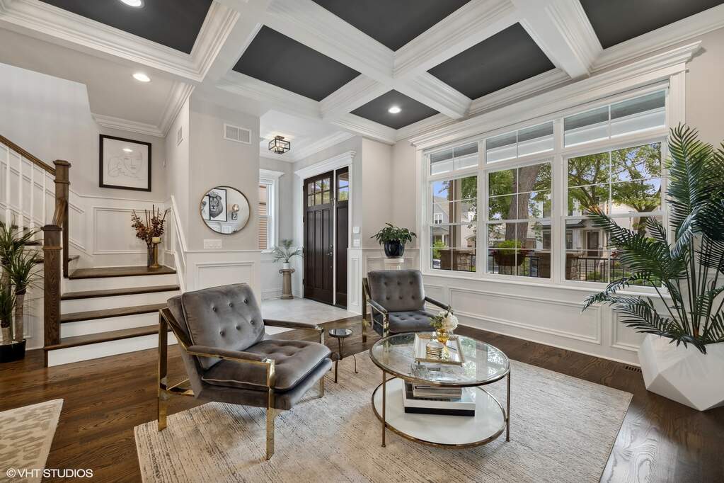 Designer kitchen and refined entertaining spaces