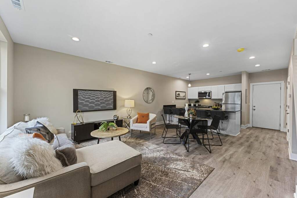 Private full-floor residence detail at Park Tower