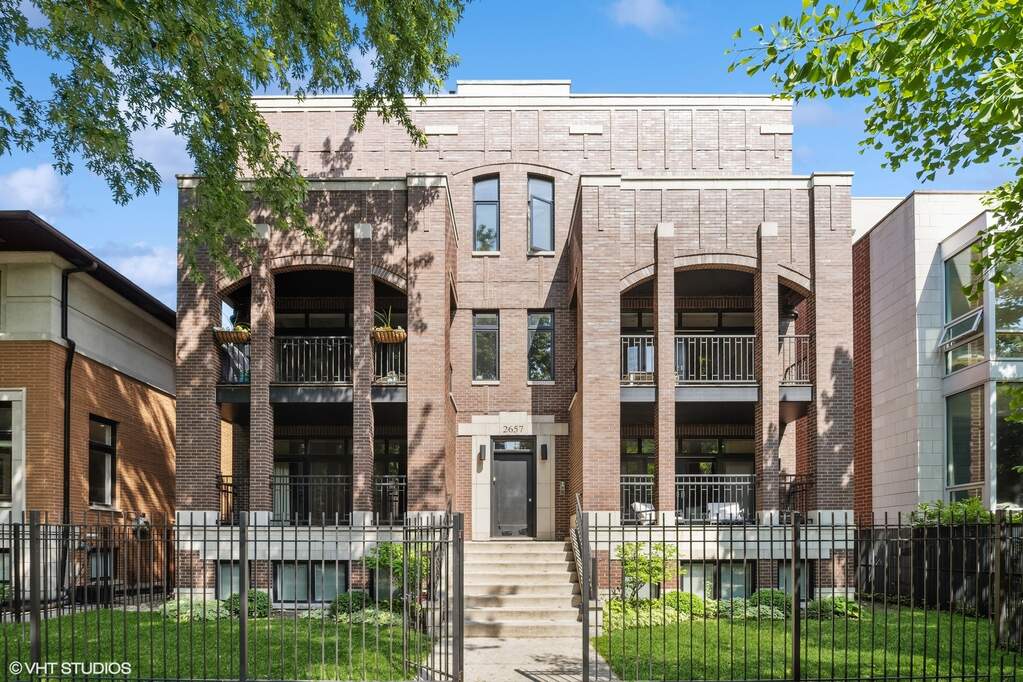 2657 N Bosworth Avenue #3N property in Chicago