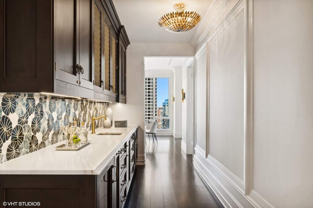 Penthouse bedroom suite overlooking Chicago