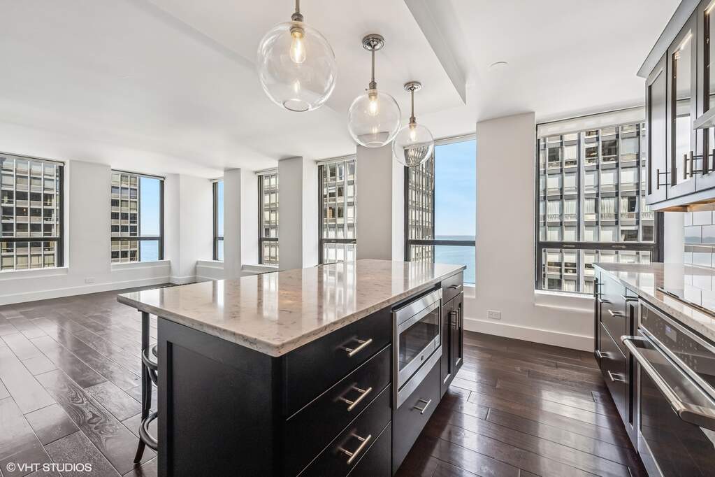 Penthouse bedroom suite overlooking Chicago