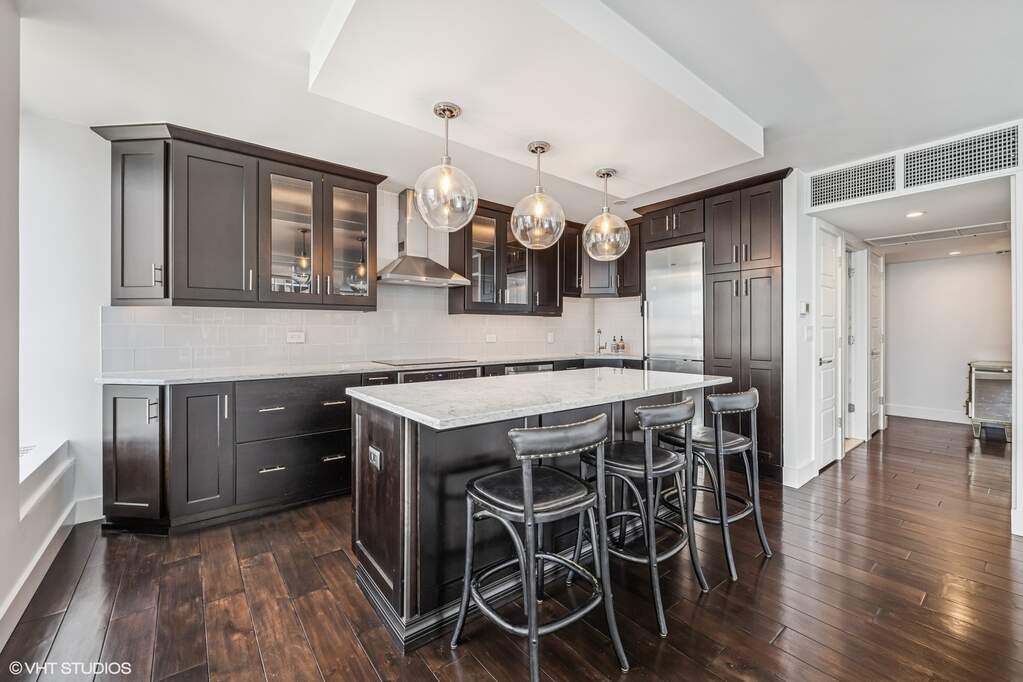 Designer kitchen and refined entertaining spaces