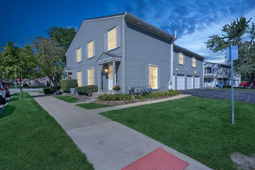 1171 Bunker Hill Court #E property in Wheaton