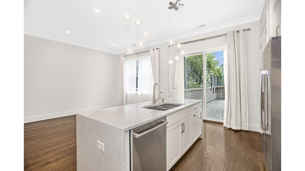 Private full-floor residence detail at Park Tower