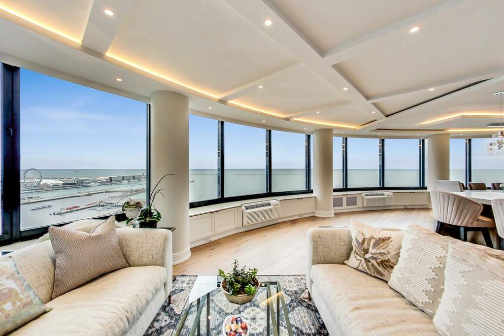 Penthouse bedroom suite overlooking Chicago