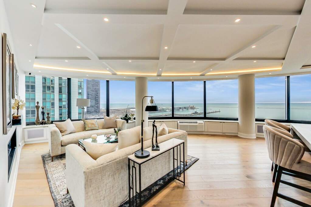 Private full-floor residence detail at Park Tower