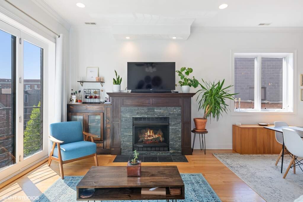 Designer kitchen and refined entertaining spaces