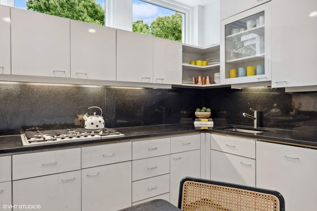 Private full-floor residence detail at Park Tower