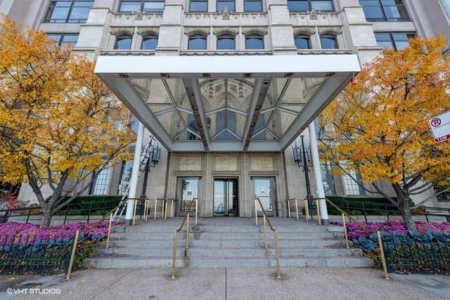 680 N Lake Shore Drive #705 property in Chicago