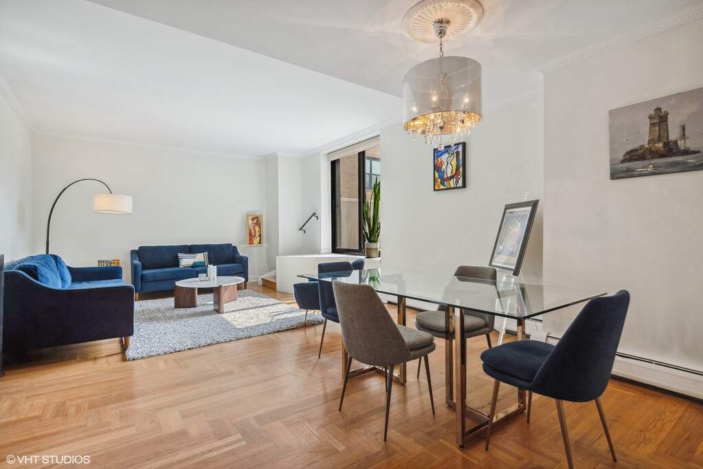 Luxury living space with panoramic Chicago views