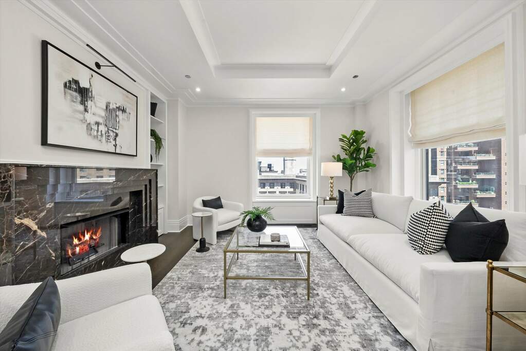 Private full-floor residence detail at Park Tower