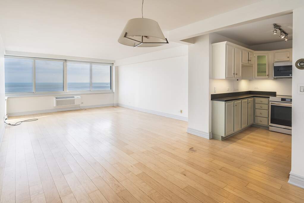 Private full-floor residence detail at Park Tower