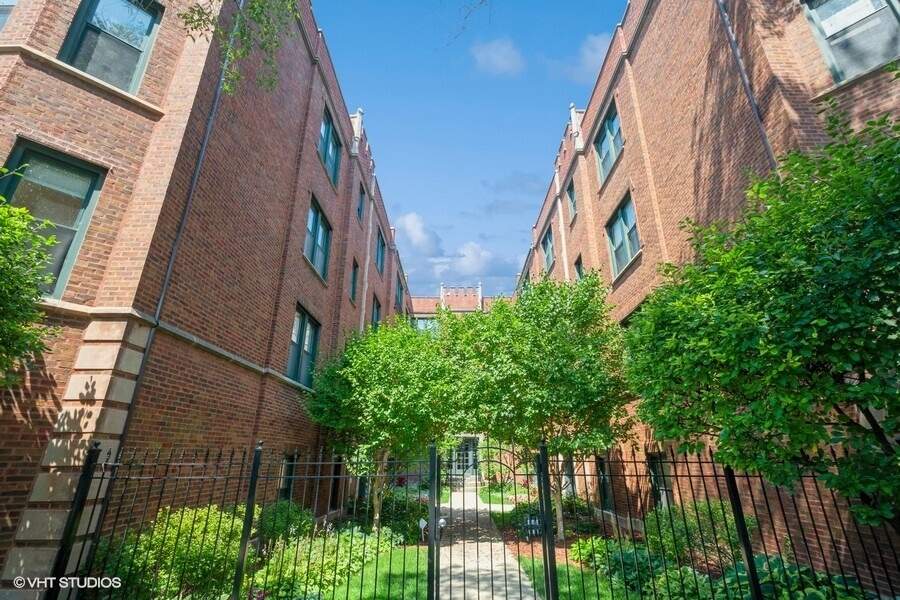 3126 W Carmen Avenue #3 property in Chicago