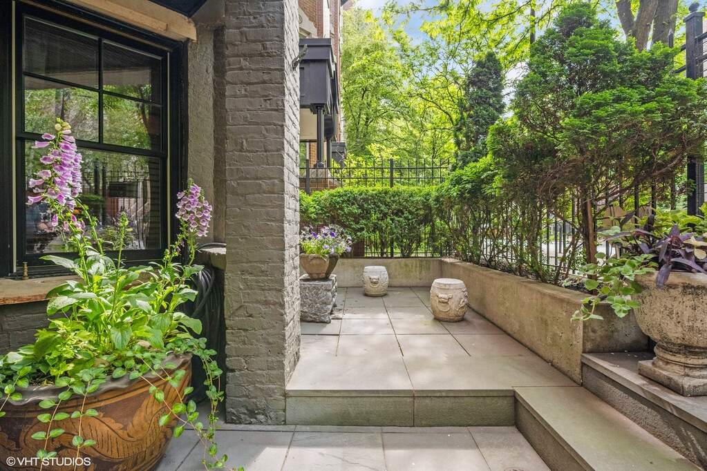 Luxury living space with panoramic Chicago views