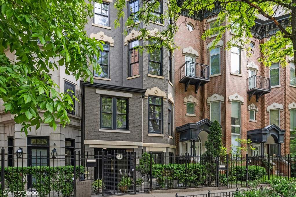 24 E Division Street property in Chicago