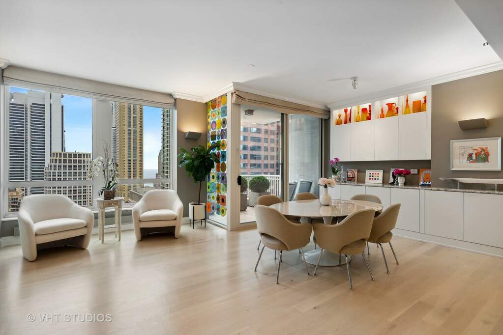 Private full-floor residence detail at Park Tower