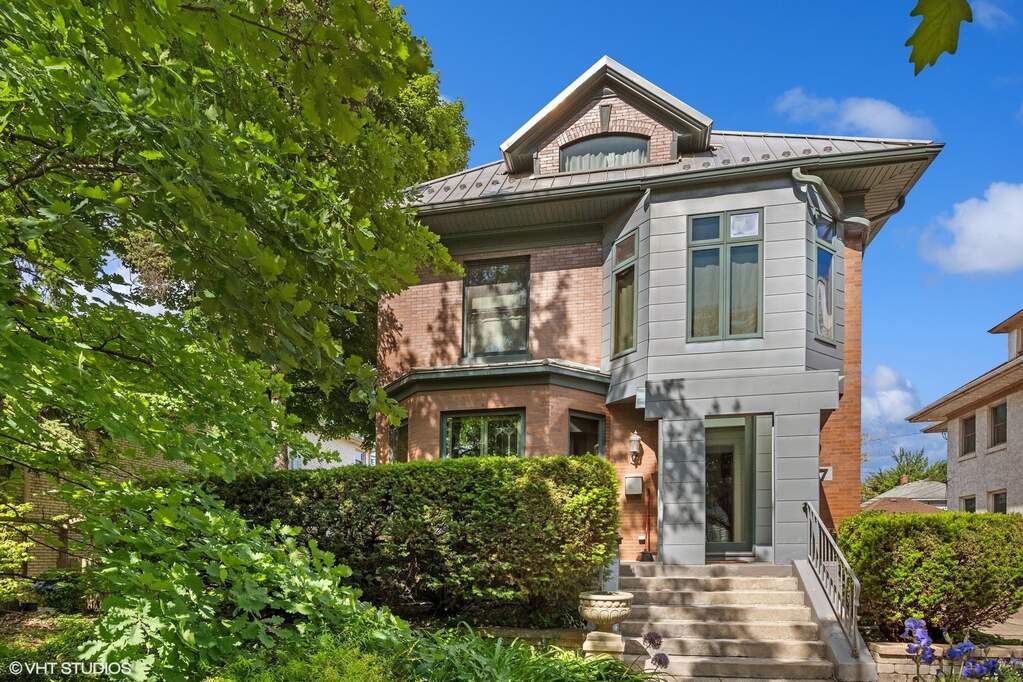 527 S Oak Park Avenue property in Oak Park