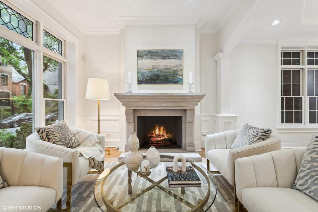 Designer kitchen and refined entertaining spaces