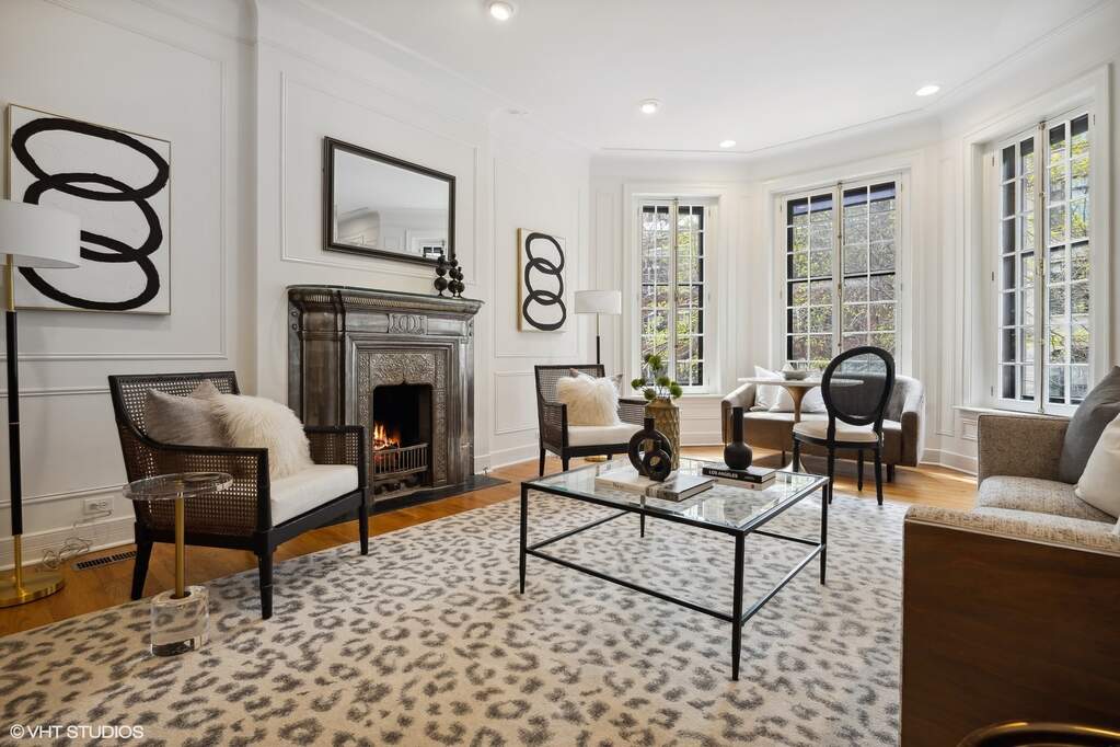 Private full-floor residence detail at Park Tower