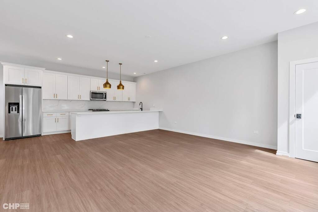 Designer kitchen and refined entertaining spaces