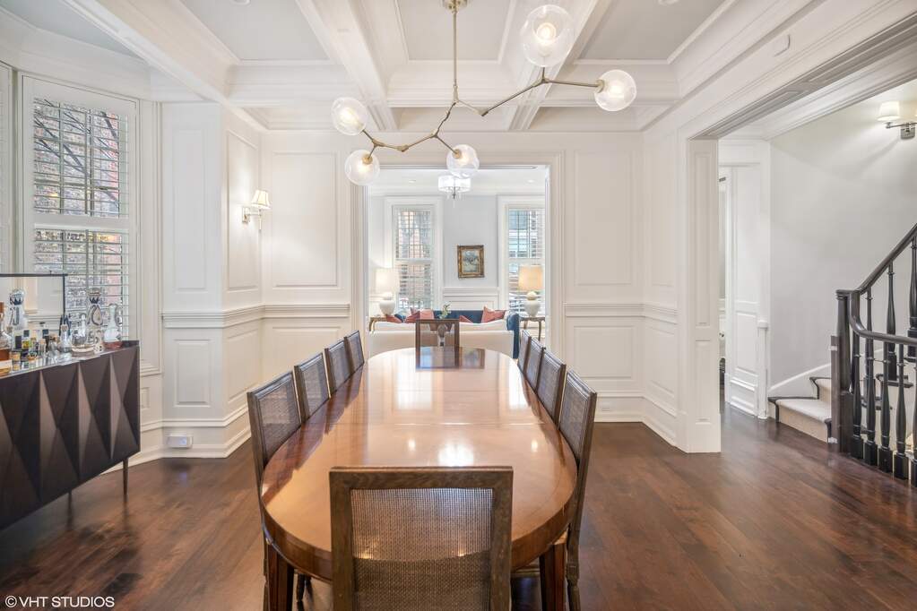 Designer kitchen and refined entertaining spaces