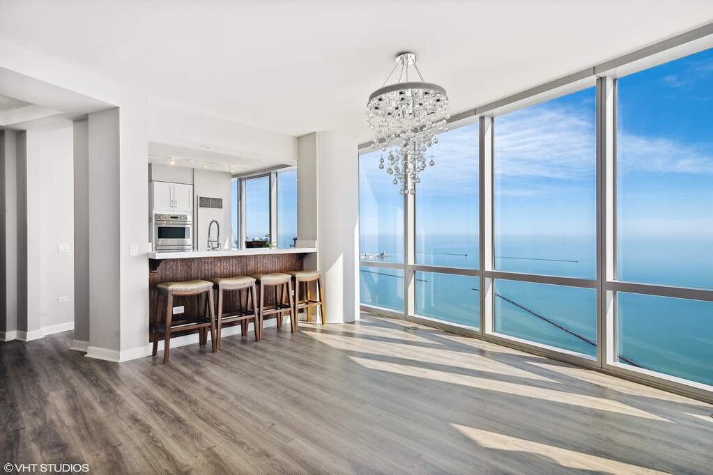 Penthouse bedroom suite overlooking Chicago